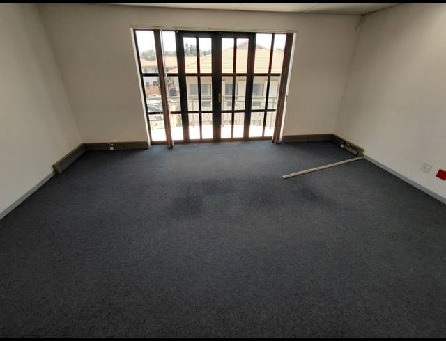 340M² OFFICE TO LET IN BRYANSTON